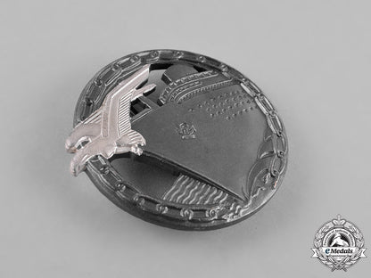 germany,_federal_republic._a_blockade_runner_badge,_silver_grade,_alternative1957_version_c18-033387
