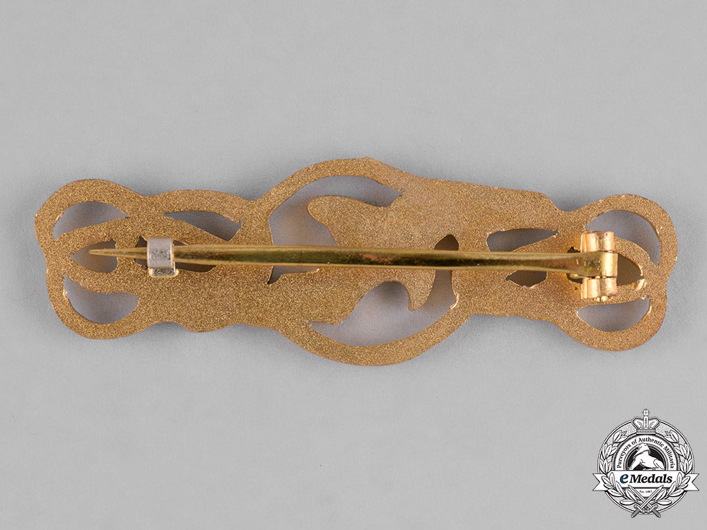 germany,_federal_republic._a_small_battle_unit_combat_clasp,_gold_grade,_alternative1957_version_c18-033404