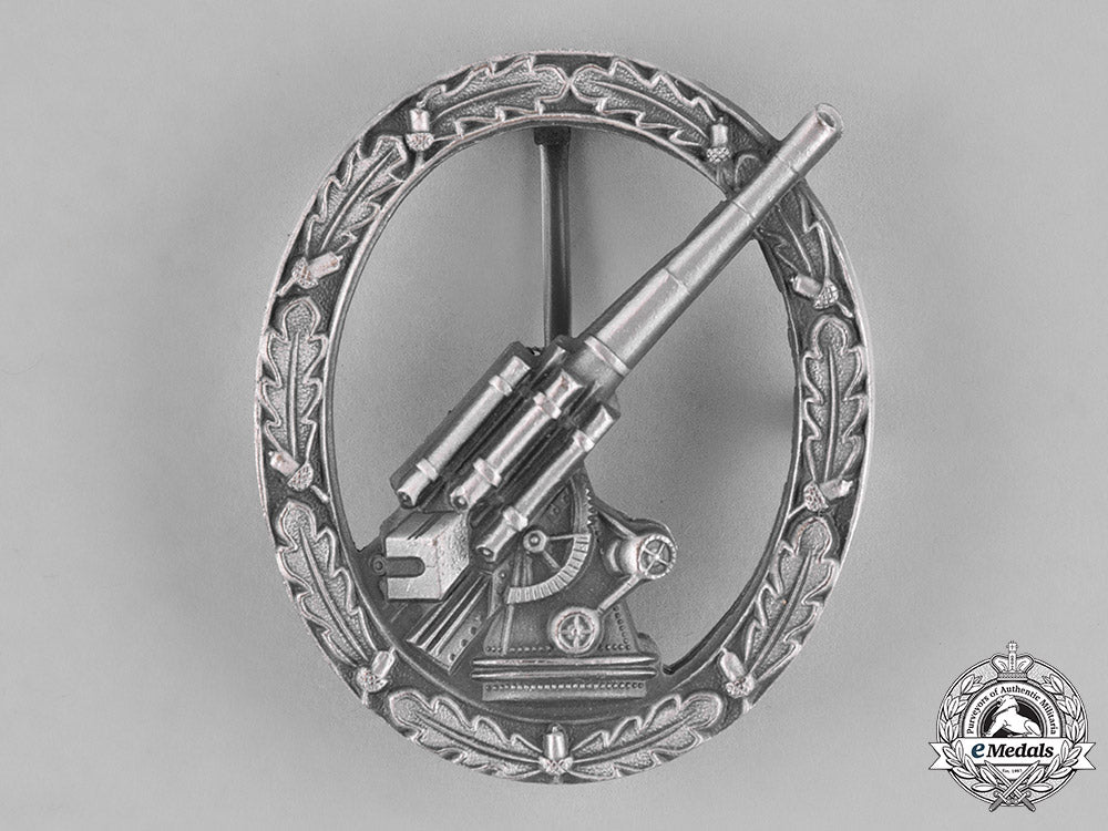 germany,_federal_republic._an_army_anti-_aircraft_badge,_silver_grade,_alternative1957_version_c18-033415