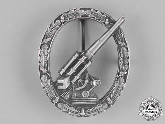 germany,_federal_republic._an_army_anti-_aircraft_badge,_silver_grade,_alternative1957_version_c18-033415