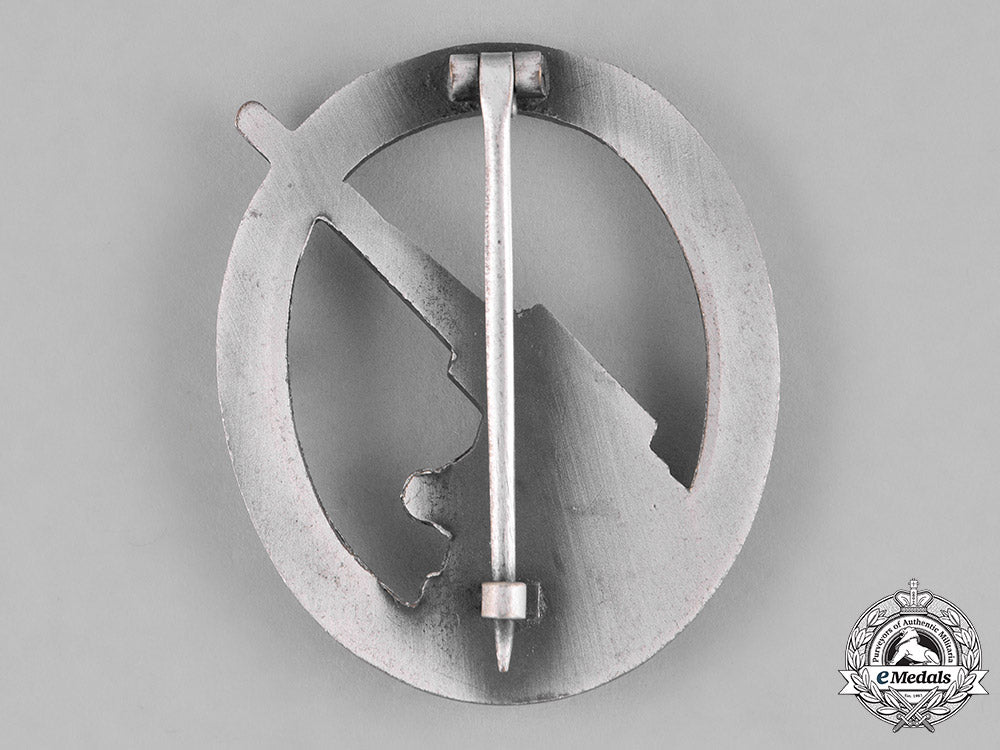 germany,_federal_republic._an_army_anti-_aircraft_badge,_silver_grade,_alternative1957_version_c18-033416