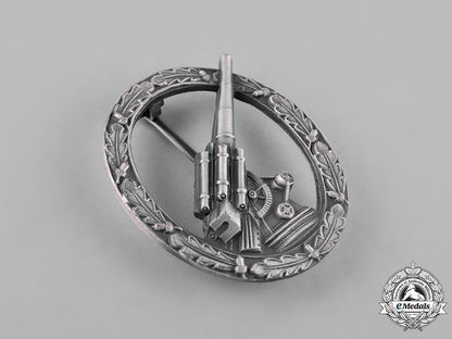 germany,_federal_republic._an_army_anti-_aircraft_badge,_silver_grade,_alternative1957_version_c18-033417