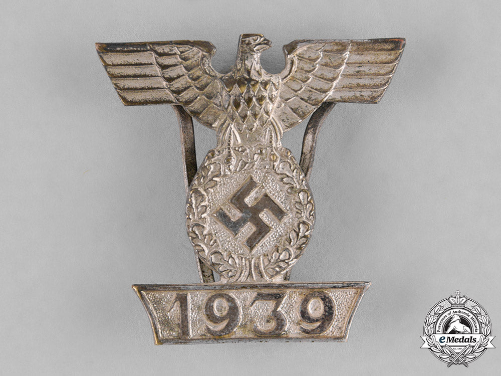 germany,_wehrmacht._a_clasp_to_the1939_iron_cross,_second_class,_type_ii_c18-033702