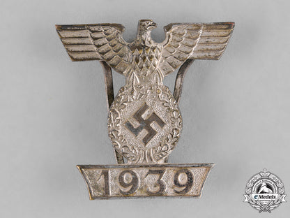germany,_wehrmacht._a_clasp_to_the1939_iron_cross,_second_class,_type_ii_c18-033702