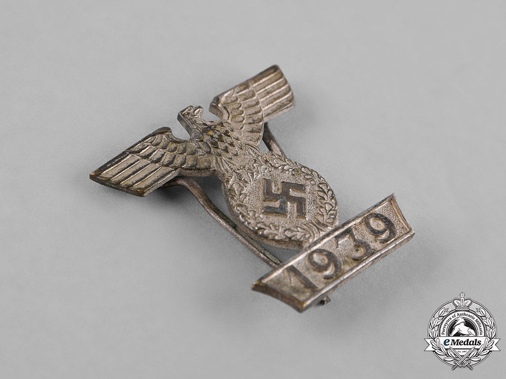 germany,_wehrmacht._a_clasp_to_the1939_iron_cross,_second_class,_type_ii_c18-033704