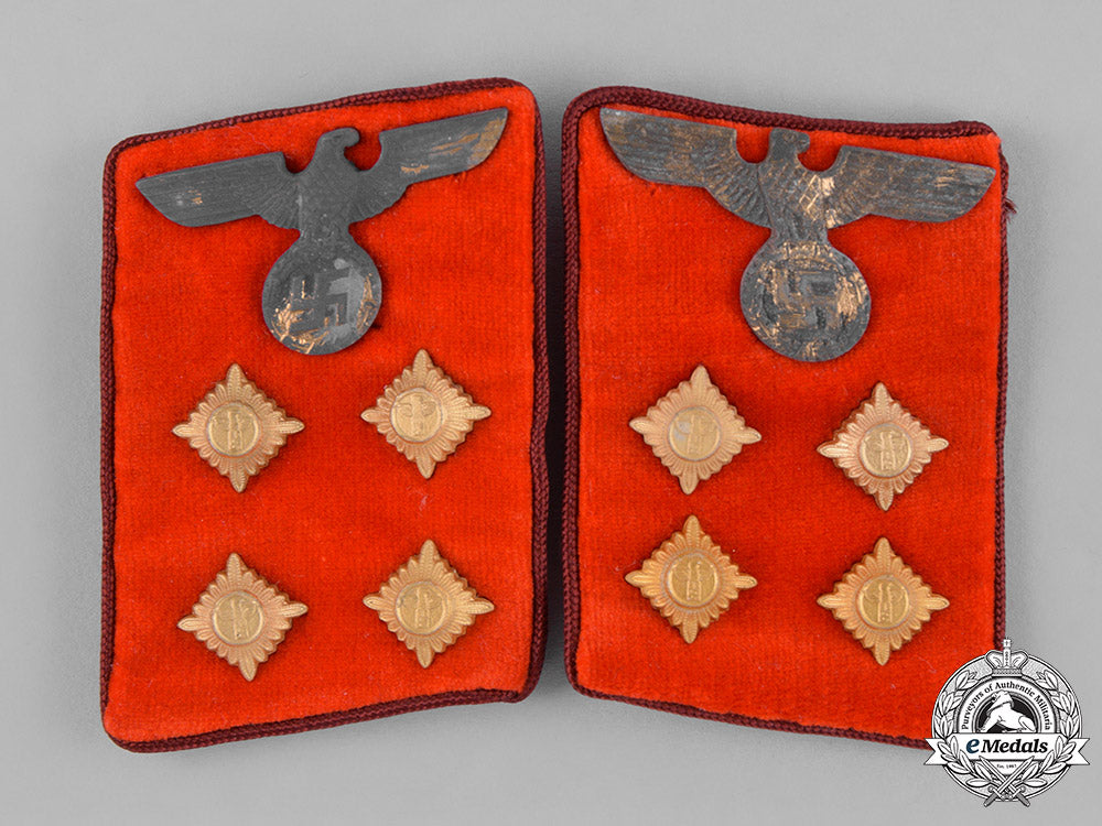 germany,_nsdap._a_pair_of_gau-_level_nsdap_gemeinschaftsleiter_collar_tabs_c18-033753
