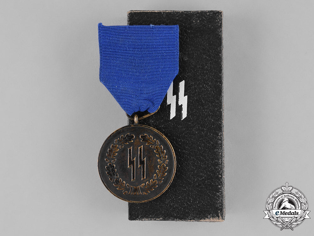 germany,_ss._a_ss_four_year_long_service_medal_with_case_c18-033777