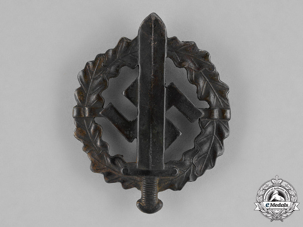 germany,_third_reich._a_pair_of_third_reich_period_sports_badges_c18-033799_1