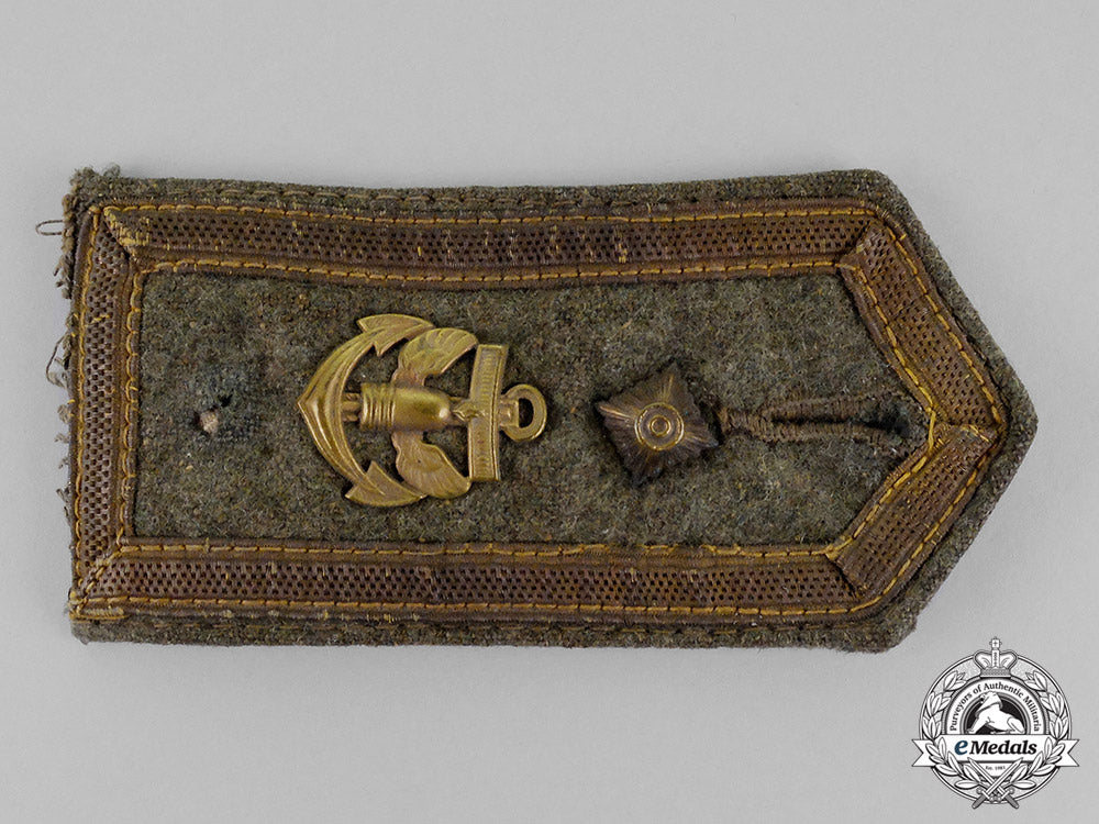germany._a_lot_of_six_first_and_second_war_period_medals_and_insignia_c18-0338