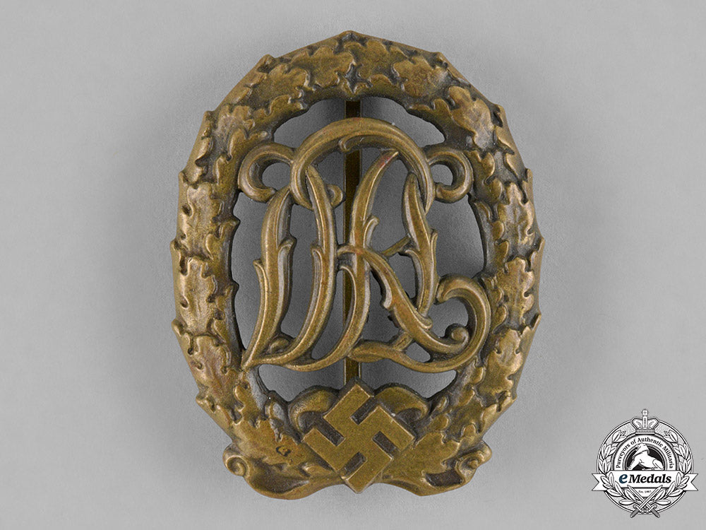germany,_third_reich._a_pair_of_third_reich_period_sports_badges_c18-033806_1