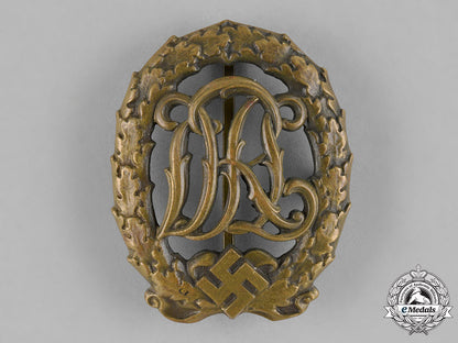germany,_third_reich._a_pair_of_third_reich_period_sports_badges_c18-033806_1