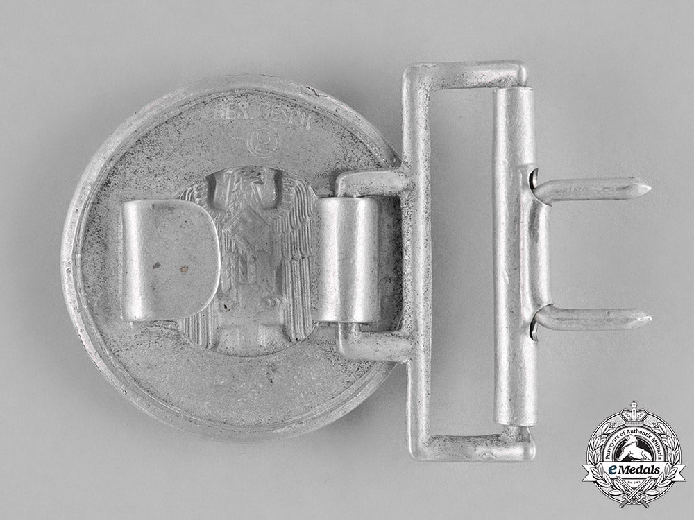 germany,_drk._a_second_pattern_german_red_cross_officer_buckle,_by_c.e._juncker_c18-033825