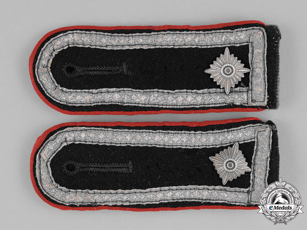 germany,_ss._a_pair_of_artillery_ss-_oberscharführer_shoulder_straps_c18-033828