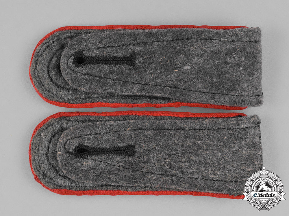 germany,_ss._a_pair_of_artillery_ss-_oberscharführer_shoulder_straps_c18-033829