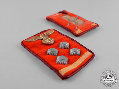 germany,_nsdap._a_set_of_gau-_level_nsdap_obergemeinschaftsleiter_collar_tabs_c18-033836
