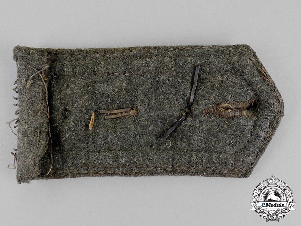 germany._a_lot_of_six_first_and_second_war_period_medals_and_insignia_c18-0339