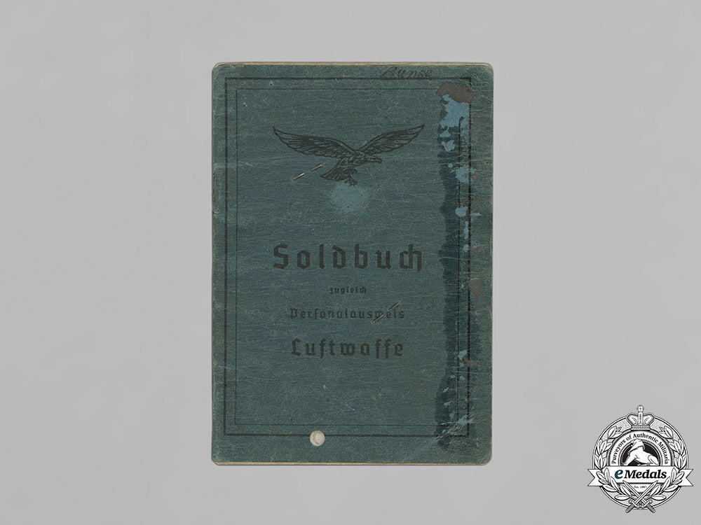 germany,_luftwaffe._the_soldbuch_of_radio_operator_nco_heinrich_bunse(_kvk2_c18-033903