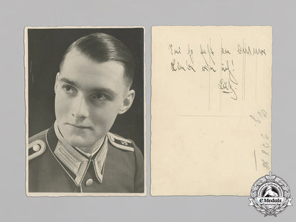 germany,_heer._a_collection_of22_wartime_studio_portraits_of_german_soldiers_c18-033938