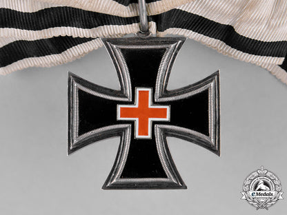 prussia,_state._an_honour_cross_for_ladies&_young_ladies_with_onyx_core,_by_wagner,_c.1880_c18-034002