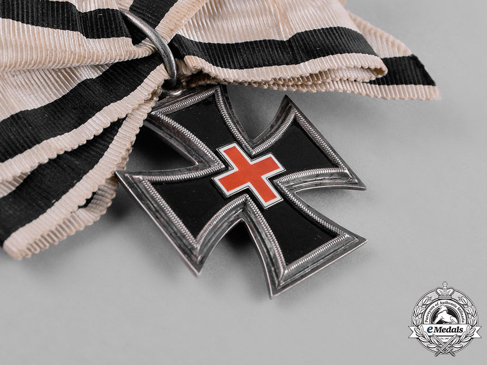 prussia,_state._an_honour_cross_for_ladies&_young_ladies_with_onyx_core,_by_wagner,_c.1880_c18-034004