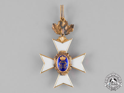 schwarzburg-_rudolstadt,_principality._a_i_class_honour_cross_in_gold,_with_oak-_leaves,_c.1915_c18-034027