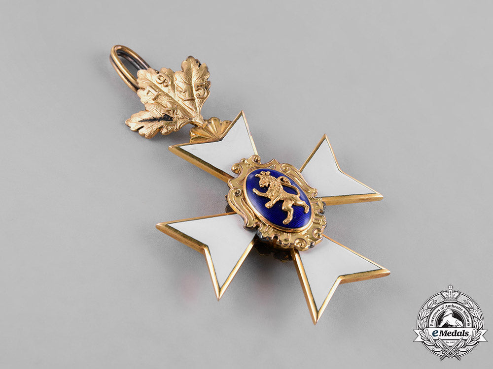 schwarzburg-_rudolstadt,_principality._a_i_class_honour_cross_in_gold,_with_oak-_leaves,_c.1915_c18-034028