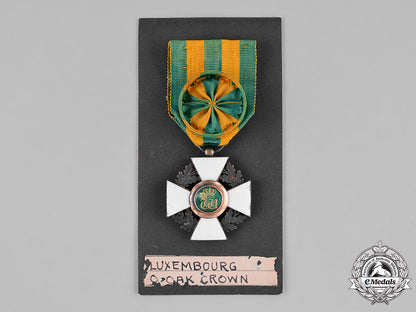 luxembourg,_kingdom._an_order_of_oak_crown,_officer,_c.1880_c18-034054_1_1