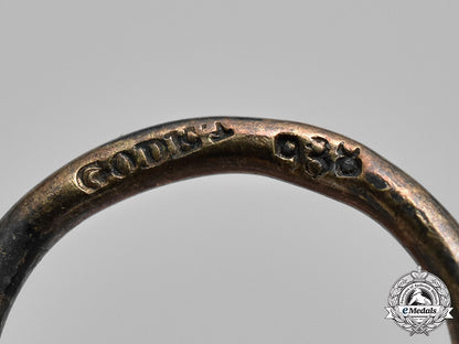 united_kingdom._a_royal_victorian_order,_m.v.o.,_v_class_member,_by_godet,_berlin,_c.1910_c18-034067