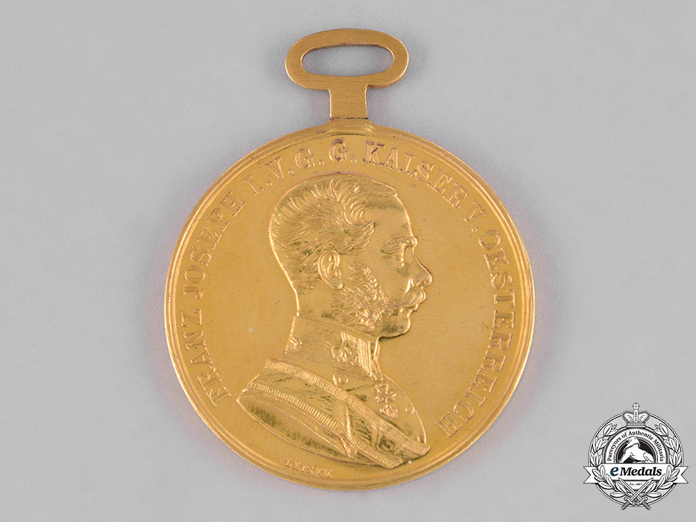 austria,_empire._a_bravery_medal,_gold_grade,_c.1916_c18-034098