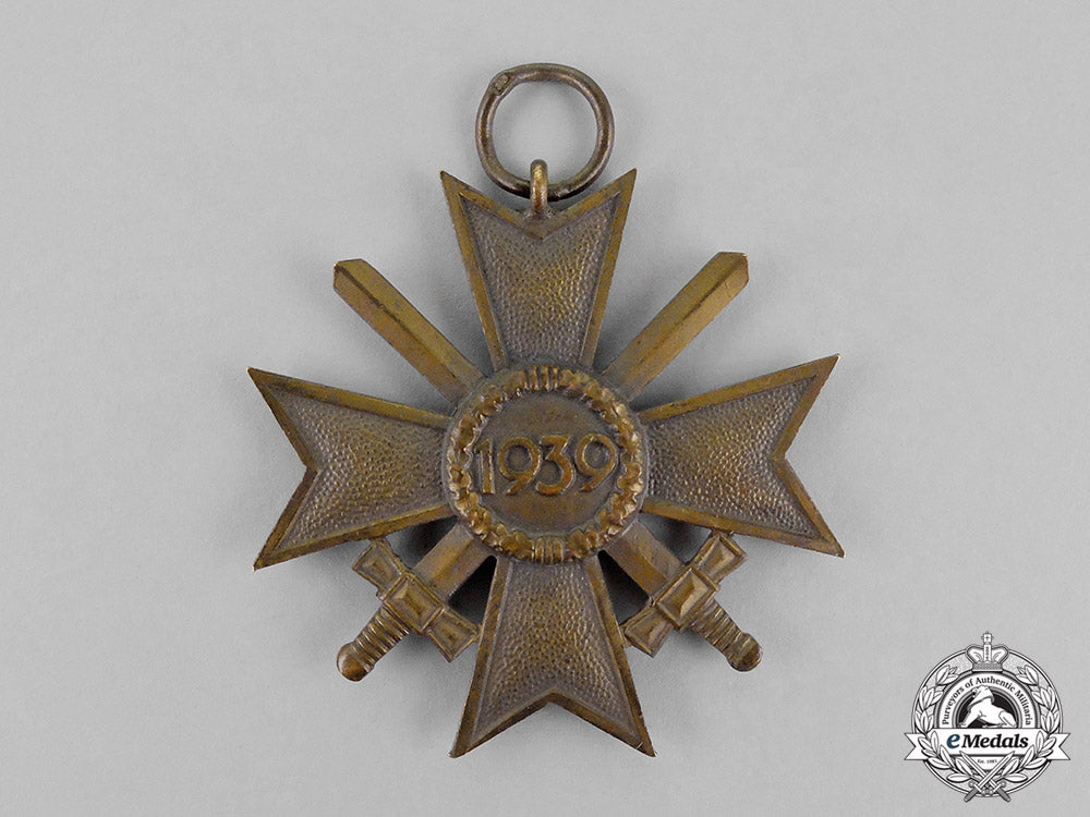 germany._a_lot_of_six_first_and_second_war_period_medals_and_insignia_c18-0341