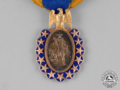 united_states._a_sons_of_the_revolution_membership_badge,_named_to_grant_thomas_stephenson_c18-034149_1