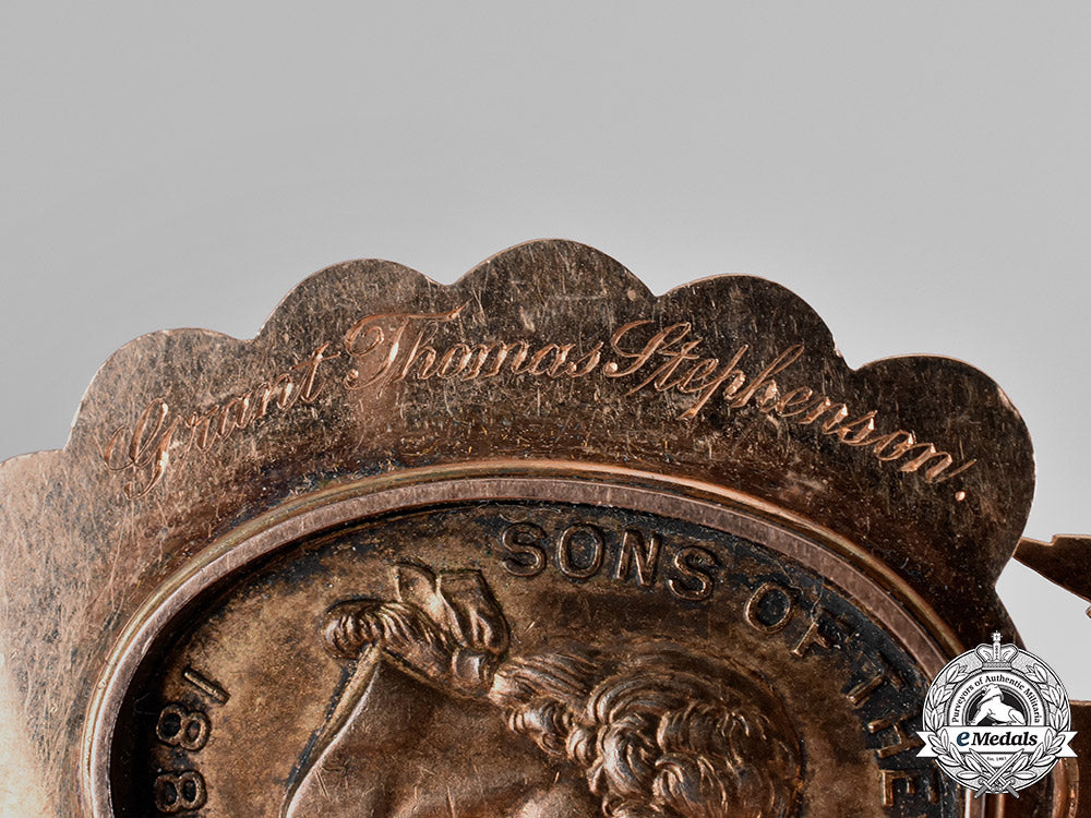 united_states._a_sons_of_the_revolution_membership_badge,_named_to_grant_thomas_stephenson_c18-034154_1