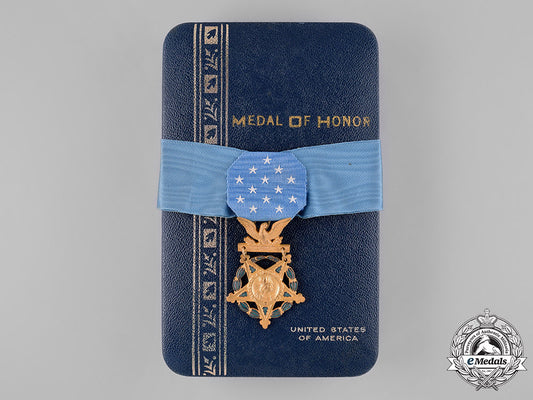 united_states._army_medal_of_honor,_type_vi(1964-_present)_c18-034157