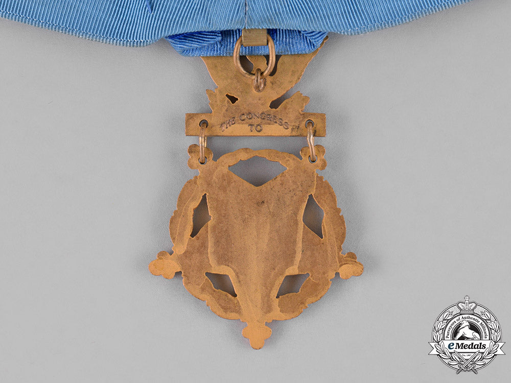 united_states._army_medal_of_honor,_type_vi(1964-_present)_c18-034160