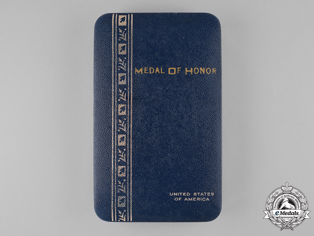 united_states._army_medal_of_honor,_type_vi(1964-_present)_c18-034163