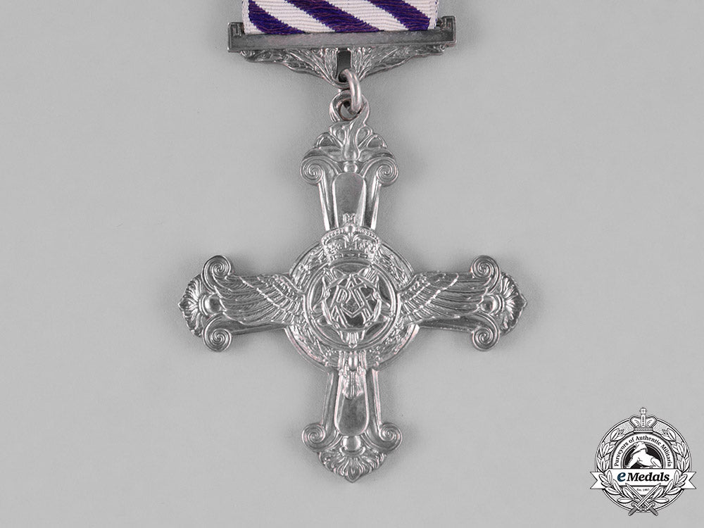 canada._a1943_dfc_to_flight_lieutenant_j.f.w_towse_for_sustained_operational_record_of_attacks_c18-034213