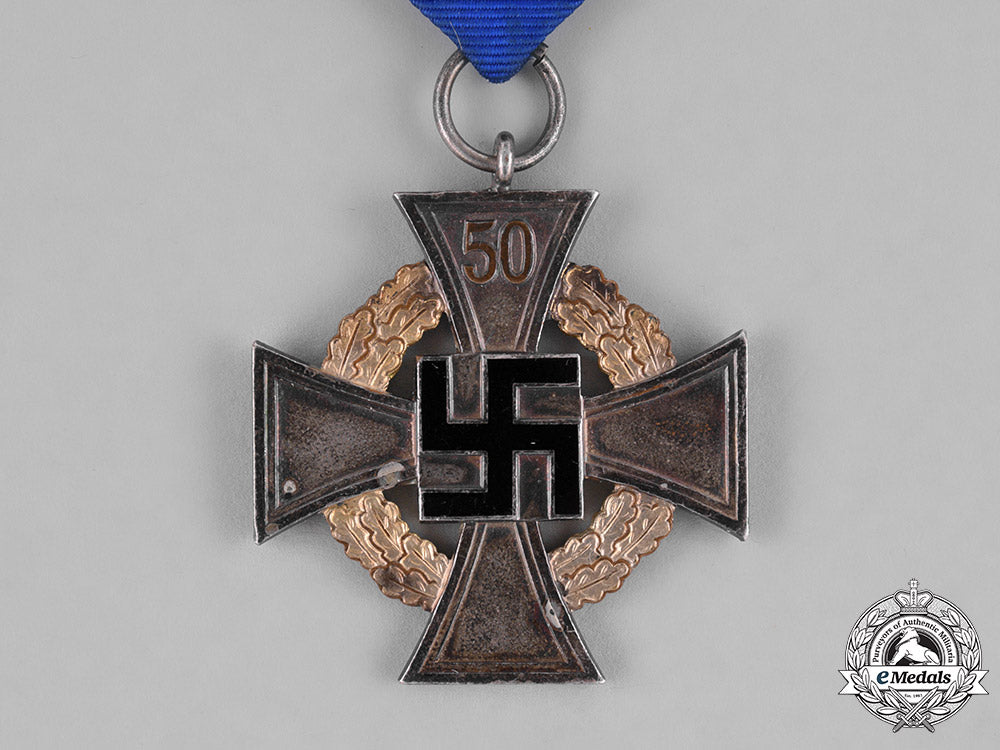 germany,_third_reich._a50-_year_civil_faithful_service_medal_c18-034342
