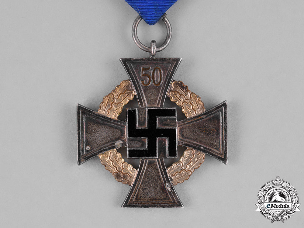 germany,_third_reich._a50-_year_civil_faithful_service_medal_c18-034342