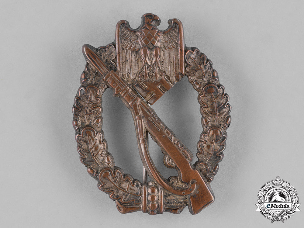 germany,_wehrmacht._a_bronze_grade_infantry_assault_badge_c18-034548