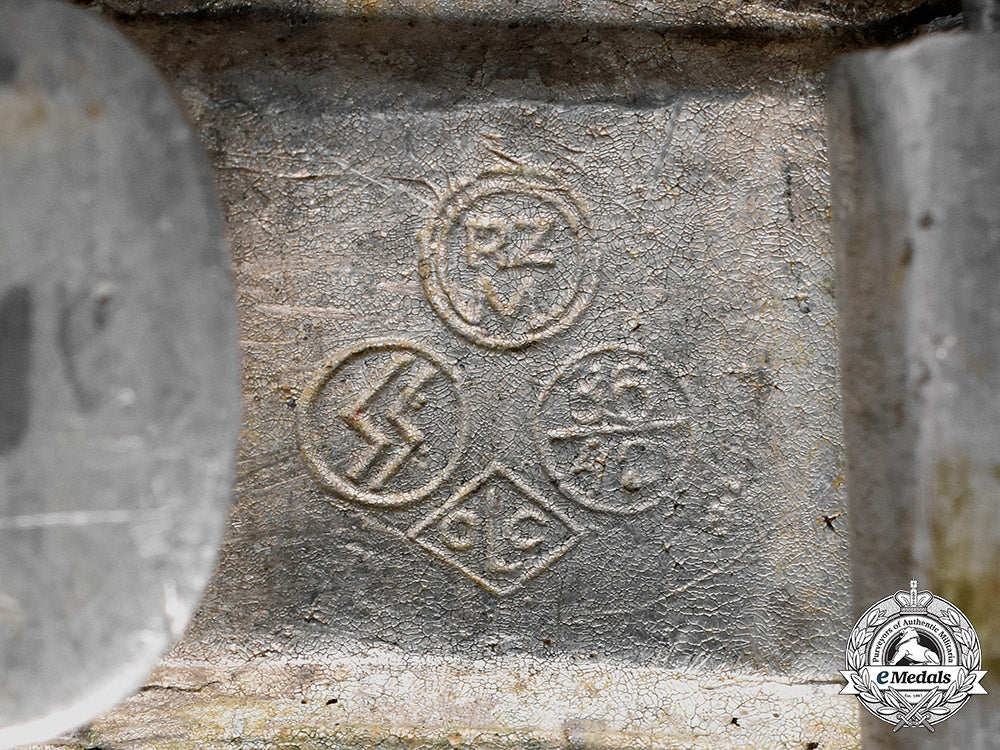 germany,_ss._a_ss_officer’s_belt_buckle_by_overhoff&_cie_c18-034556