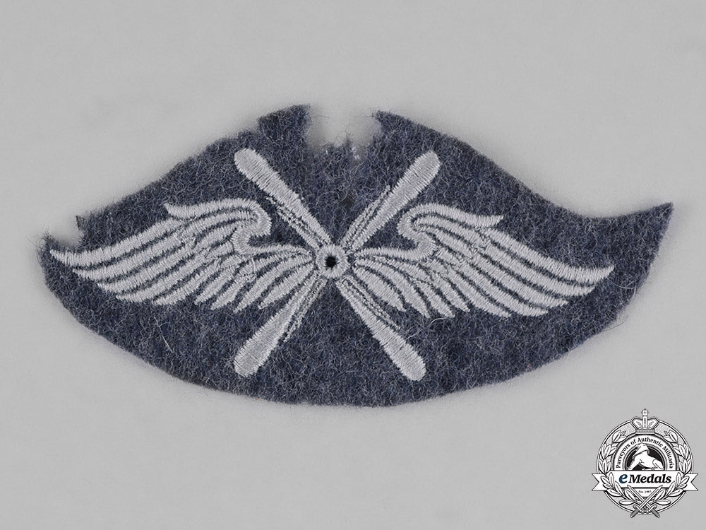 germany,_luftwaffe._a_group_of_uniform_insignia_c18-034560