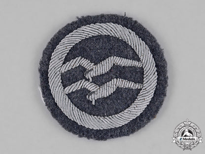 germany,_luftwaffe._a_group_of_uniform_insignia_c18-034562