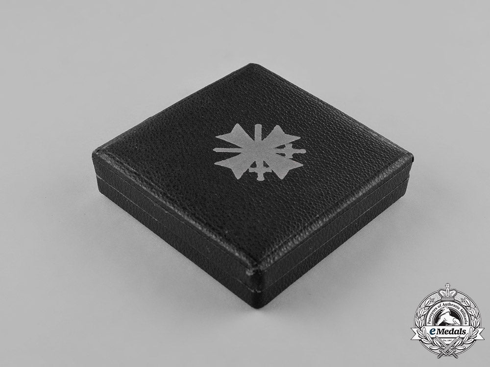 germany,_wehrmacht._a_cased_war_merit_cross,_first_class_with_swords_by_deschler&_sohn_c18-034574