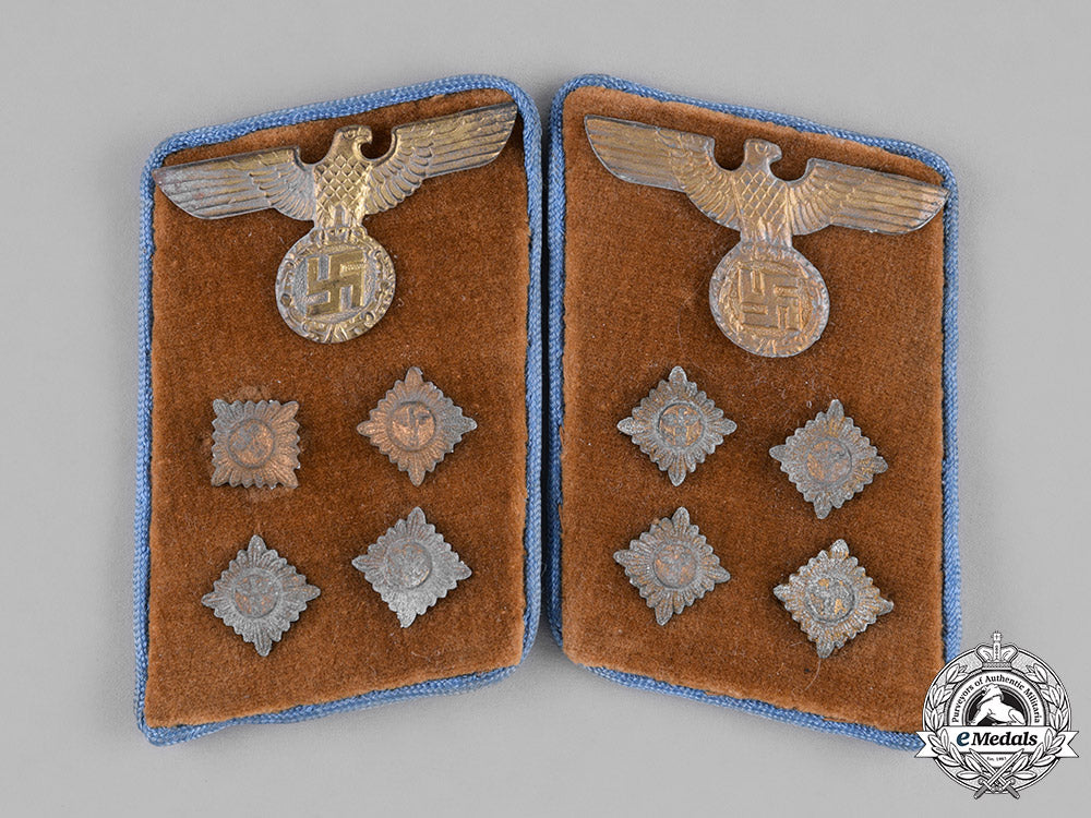 germany,_nsdap._a_pair_of_rzm-_marked_nsdap_ortsgruppe_gemeinschaftsleiter_collar_tabs_c18-034619