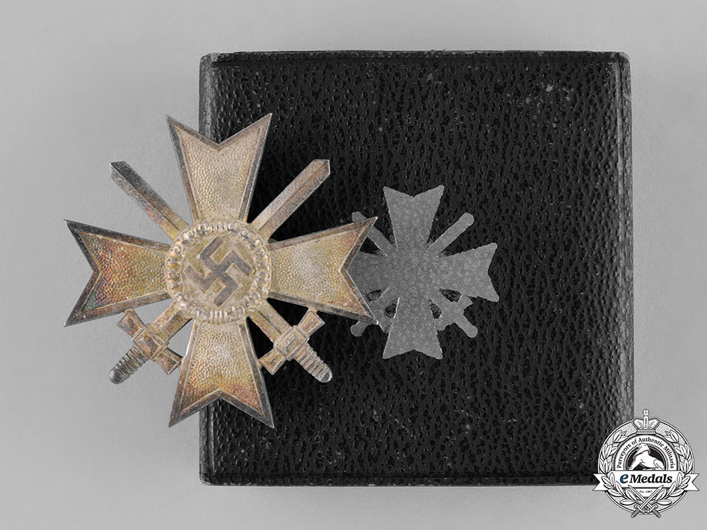 germany,_wehrmacht._a_war_merit_cross_first_class_with_swords_by_deschler&_sohn_c18-034642