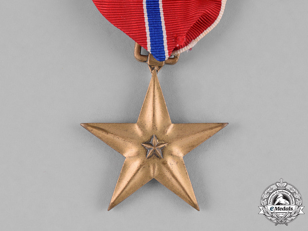 united_states._a_second_war_bronze_star_medal_and_purple_heart,_to_walter_george_schacht,_united_states_army,_wounded_during_the_battle_of_metz,_october1944_c18-034847
