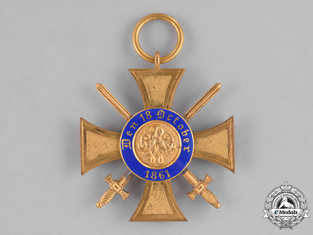 prussia,_state._a_royal_order_of_the_crown,_iv_class_with_swords,_c.1914_c18-035063