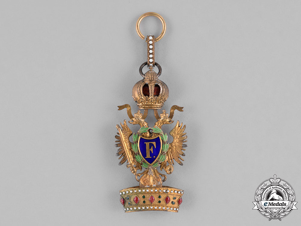 austria,_empire._an_iron_crown_order,_iii_class,_with_lesser_war_decoration,_by_vincent_mayer,_c.1916_c18-035159