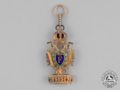 austria,_empire._an_iron_crown_order,_iii_class,_with_lesser_war_decoration,_by_vincent_mayer,_c.1916_c18-035159