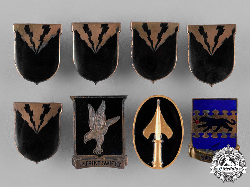 united_states._forty-_nine_military_insignia_badges_c18-035224
